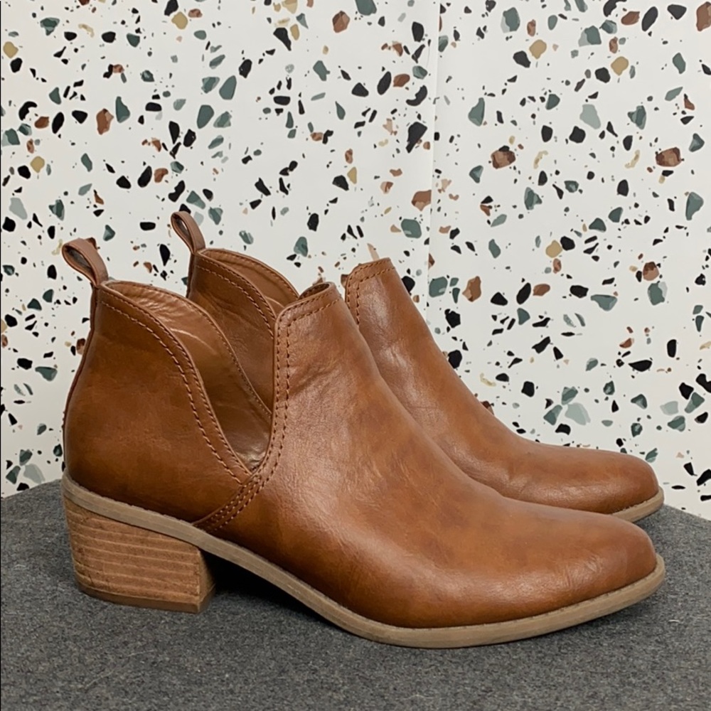 American Eagle ankle booties